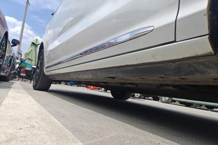 Used Roewe iMAX8 New Energy 2025 1.5T DMH Lu Zun Deluxe Edition Right Side Sill