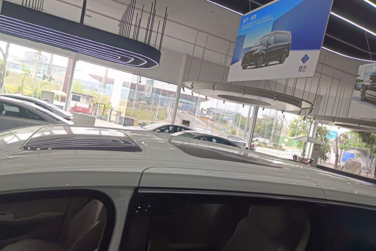 Used Roewe iMAX8 New Energy 2025 1.5T DMH Lu Zun Deluxe Edition Roof