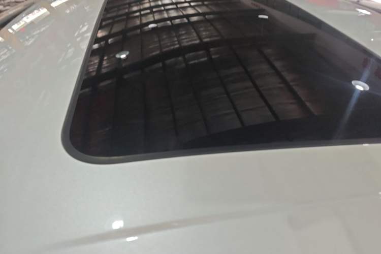 Used Roewe iMAX8 New Energy 2025 1.5T DMH Lu Zun Deluxe Edition Roof