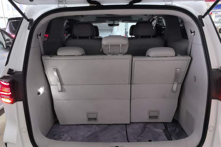 Used Roewe iMAX8 New Energy 2025 1.5T DMH Lu Zun Deluxe Edition Trunk
