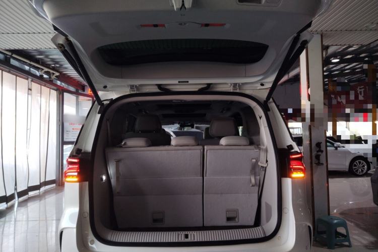 Used Roewe iMAX8 New Energy 2025 1.5T DMH Lu Zun Deluxe Edition Trunk
