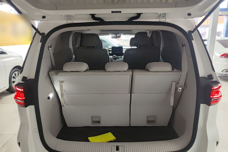 Used Roewe iMAX8 New Energy 2025 1.5T DMH Lu Zun Deluxe Edition Trunk