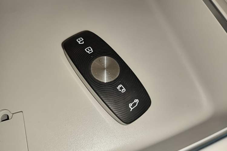 Used Roewe iMAX8 New Energy 2025 1.5T DMH Lu Zun Deluxe Edition Vehicle Key