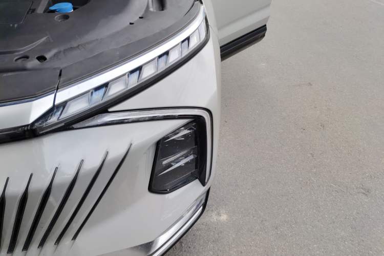 Used Roewe Jing 2022 2.0T Blue Whale Edition Engine Bay Left