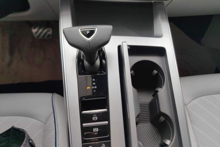Used Roewe Jing 2022 2.0T Blue Whale Edition Gear Lever