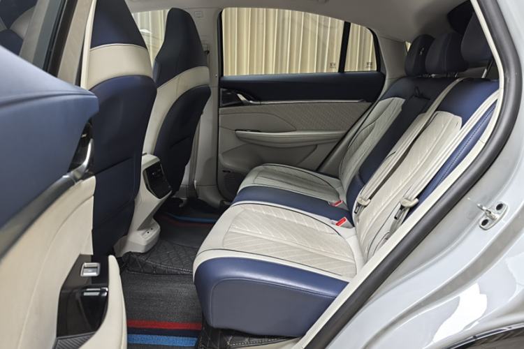 Used Roewe Jing 2022 2.0T Blue Whale Edition Interior 3