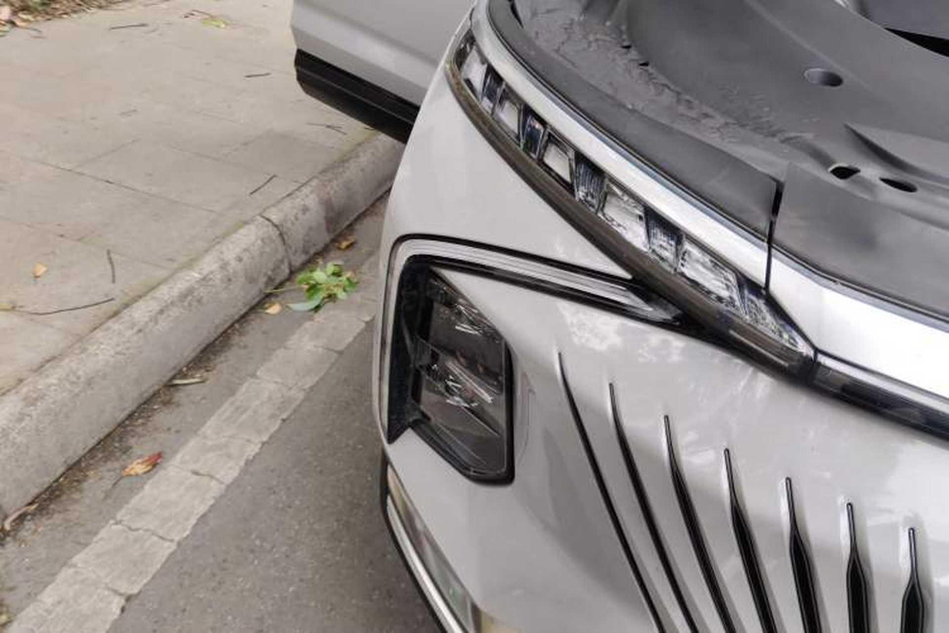 Used Roewe Jing 2022 2.0T Blue Whale Edition Right Front Headlight