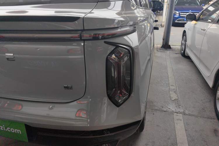Used Roewe Jing 2022 2.0T Blue Whale Edition Right Rear Taillight