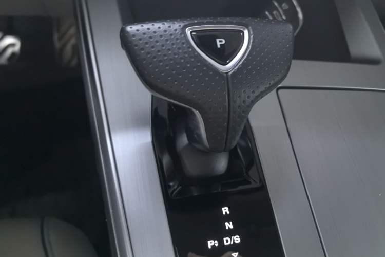 Used Roewe Jing 2022 2.0T Blue Whale Edition Gear Lever
