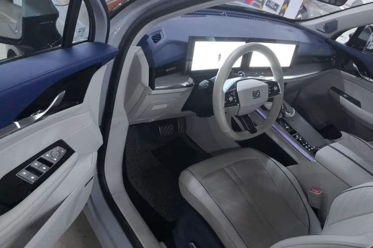 Used Roewe Jing 2022 2.0T Blue Whale Edition Interior 3