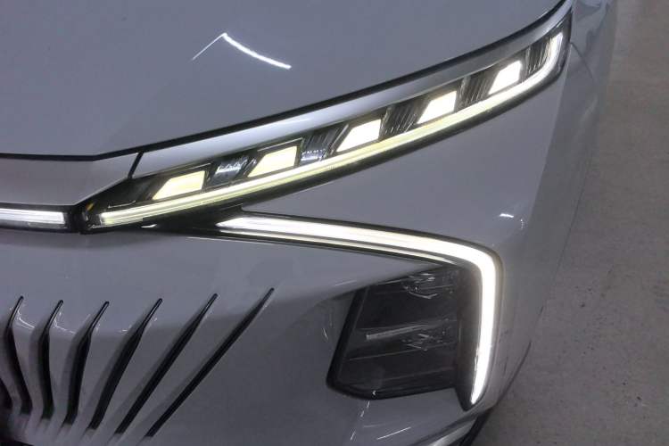 Used Roewe Jing 2022 2.0T Blue Whale Edition Left Front Headlight