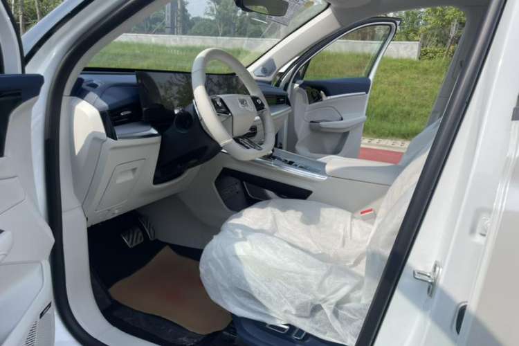 Used Roewe Jing 2022 2.0T Orca Edition Interior 3