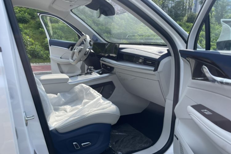 Used Roewe Jing 2022 2.0T Orca Edition Interior 8