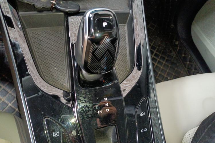 Used Roewe Longmao 2022 1.5L Dynamic Cat Edition Gear Lever