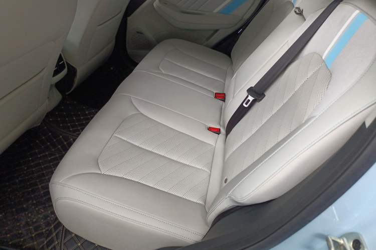 Used Roewe Longmao 2022 1.5L Dynamic Cat Edition Interior 4