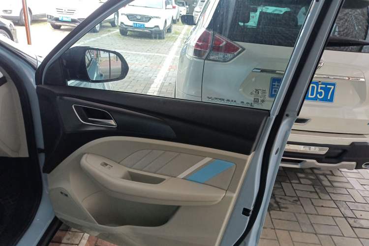 Used Roewe Longmao 2022 1.5L Dynamic Cat Edition Interior 5