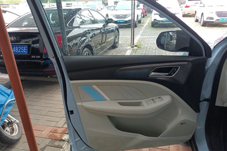 Used Roewe Longmao 2022 1.5L Dynamic Cat Edition Interior 7