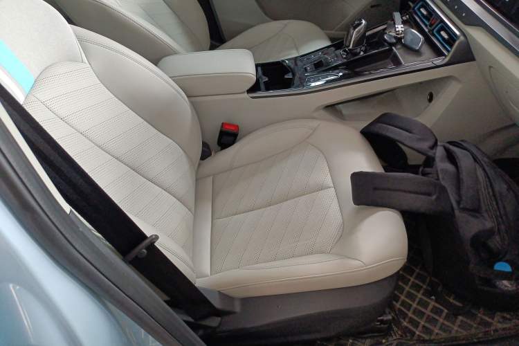 Used Roewe Longmao 2022 1.5L Dynamic Cat Edition Right Front Seat