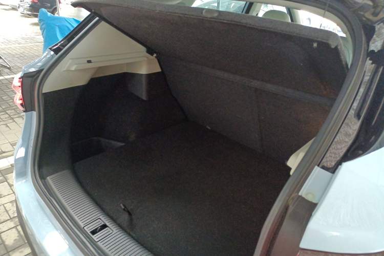Used Roewe Longmao 2022 1.5L Dynamic Cat Edition Trunk
