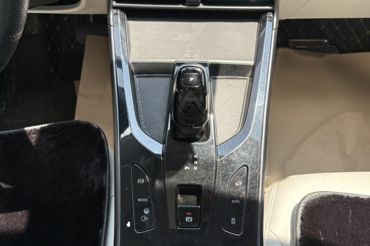 Used Roewe Longmao 2022 1.5L Dynamic Cat Edition Gear Lever