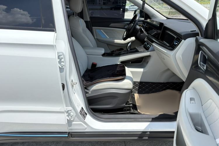 Used Roewe Longmao 2022 1.5L Dynamic Cat Edition Interior 5