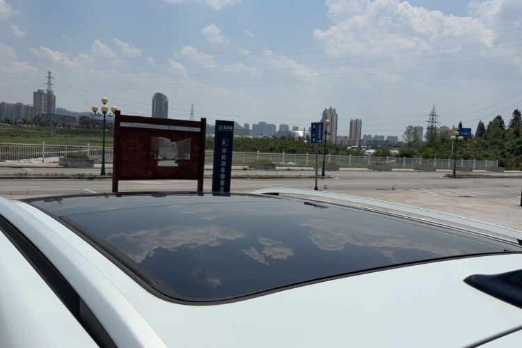 Used Roewe Longmao 2022 1.5L Dynamic Cat Edition Roof
