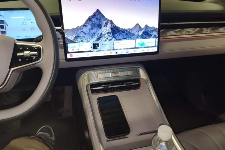 Used Roewe M7 DMH 2025 Model 160km Premium Version Audio And AC Panel