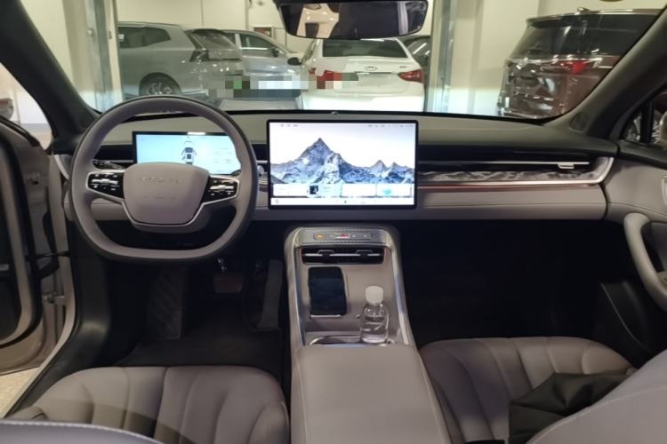 Used Roewe M7 DMH 2025 Model 160km Premium Version Center Console