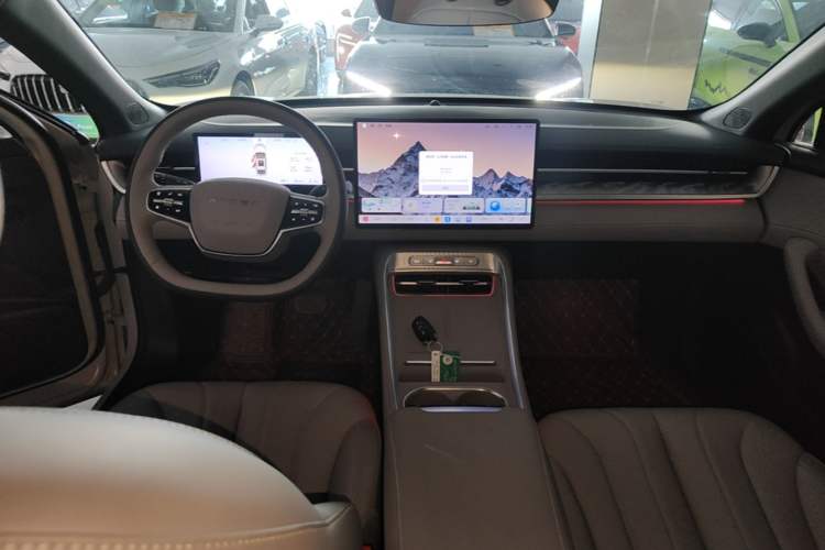 Used Roewe M7 DMH 2025 Model 160km Premium Version Center Console
