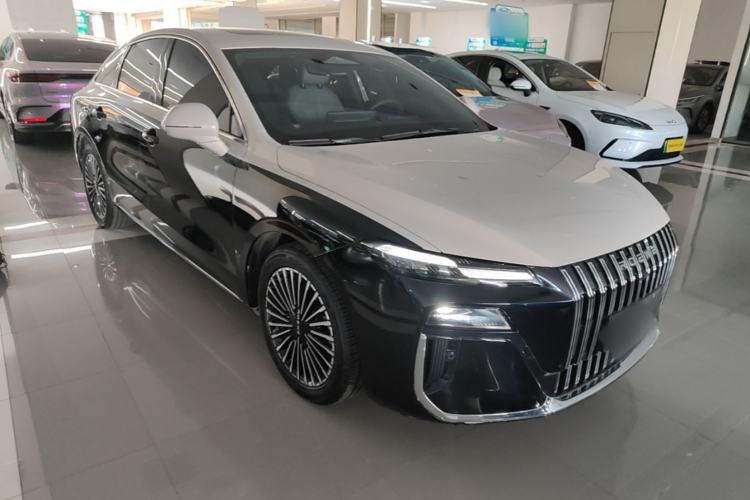 Used Roewe M7 DMH 2025 Model 160km Premium Version Front Right 45 Deg