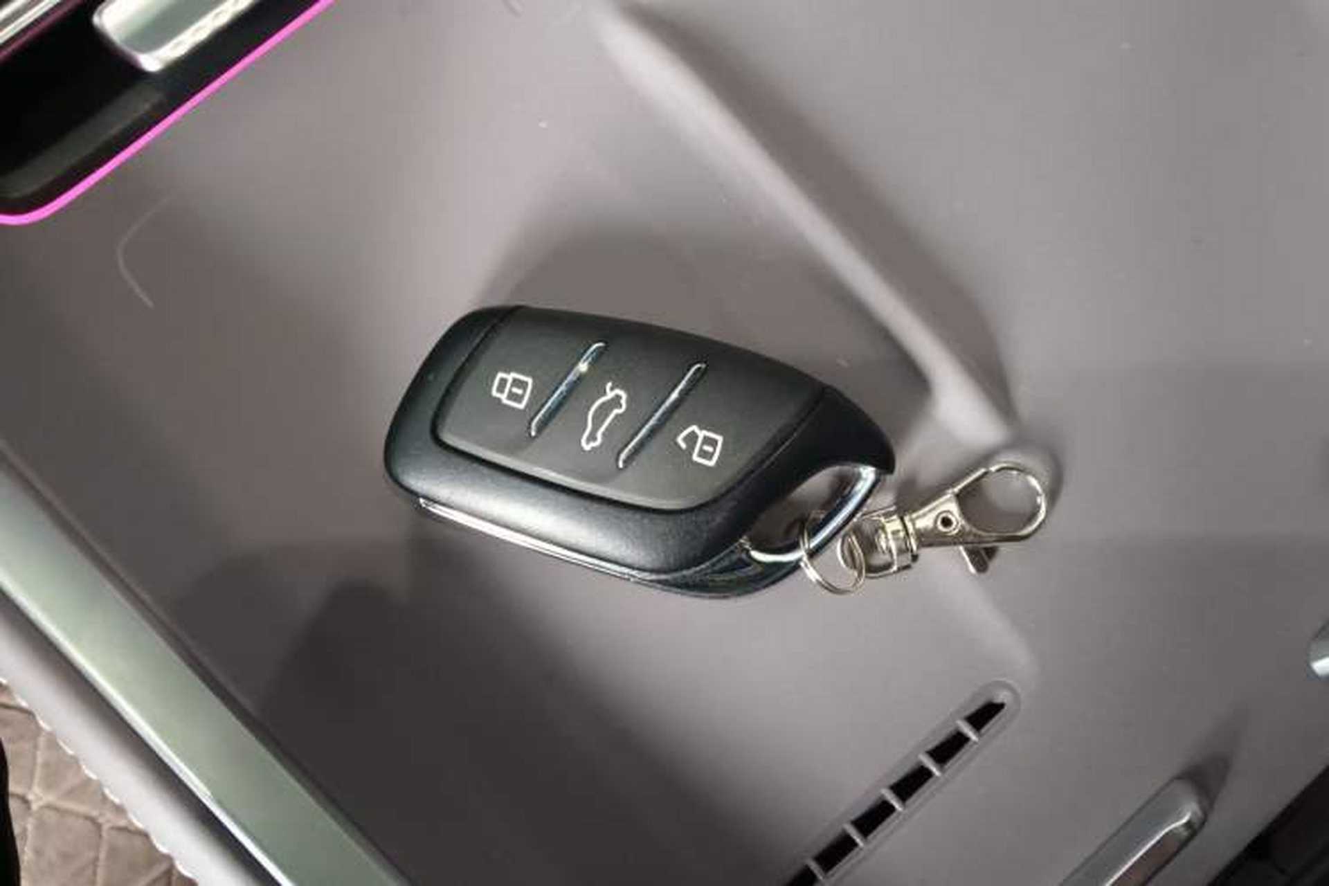 Used Roewe M7 DMH 2025 Model 160km Premium Version Interior 1
