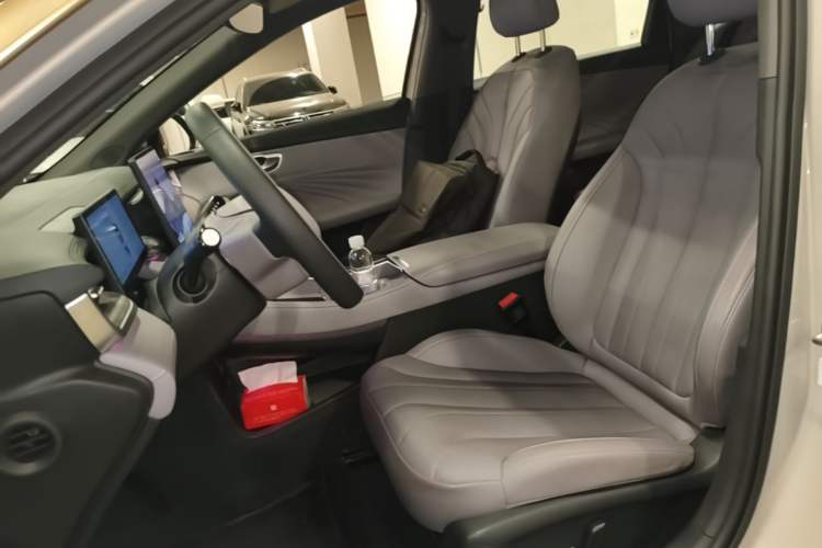 Used Roewe M7 DMH 2025 Model 160km Premium Version Left Front Seat