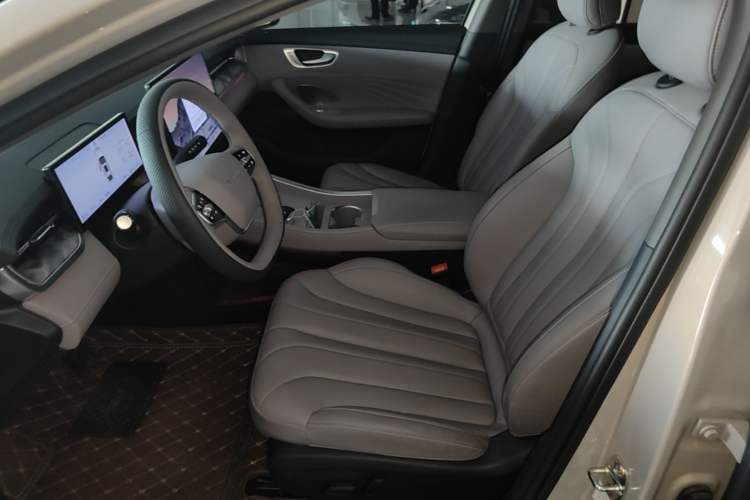 Used Roewe M7 DMH 2025 Model 160km Premium Version Left Front Seat