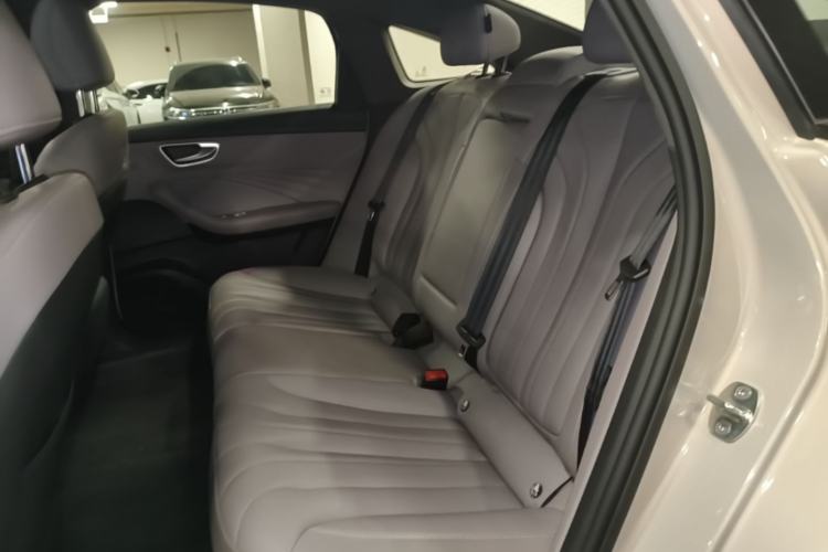 Used Roewe M7 DMH 2025 Model 160km Premium Version Left Rear Seat
