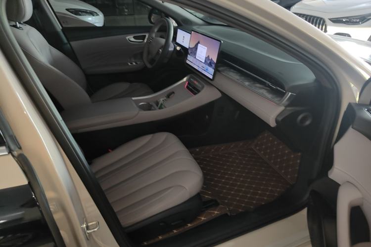 Used Roewe M7 DMH 2025 Model 160km Premium Version Right Front Seat
