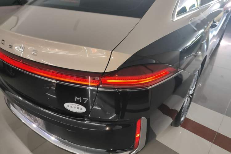 Used Roewe M7 DMH 2025 Model 160km Premium Version Right Rear Taillight