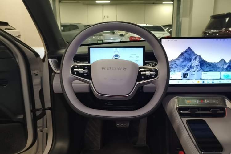 Used Roewe M7 DMH 2025 Model 160km Premium Version Steering Wheel