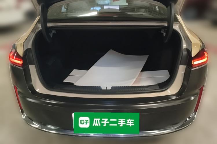 Used Roewe M7 DMH 2025 Model 160km Premium Version Trunk