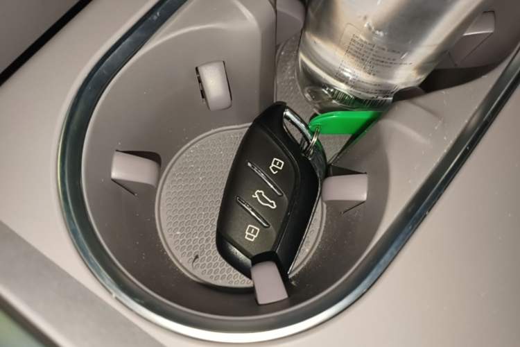 Used Roewe M7 DMH 2025 Model 160km Premium Version Vehicle Key