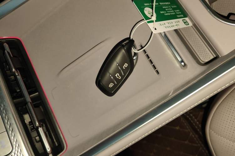 Used Roewe M7 DMH 2025 Model 160km Premium Version Vehicle Key