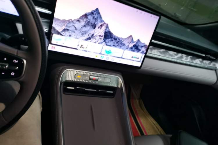 Used Roewe M7 DMH 2025 Model 160km Comfort Version Audio And AC Panel