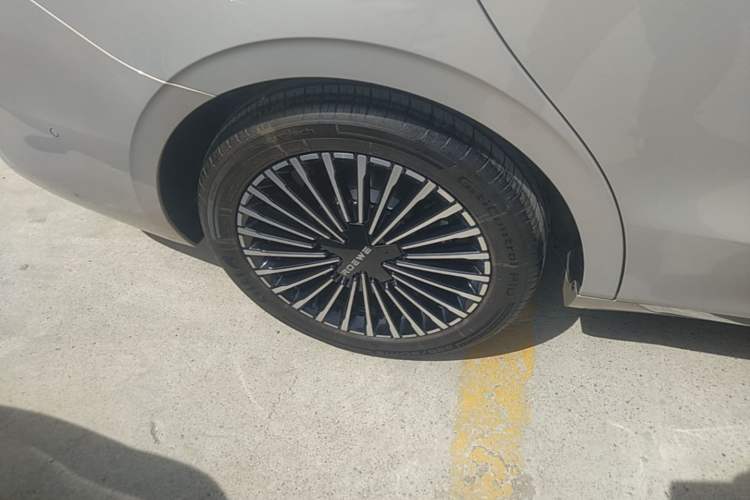 Used Roewe M7 DMH 2025 Model 160km Premium Version Exterior 3