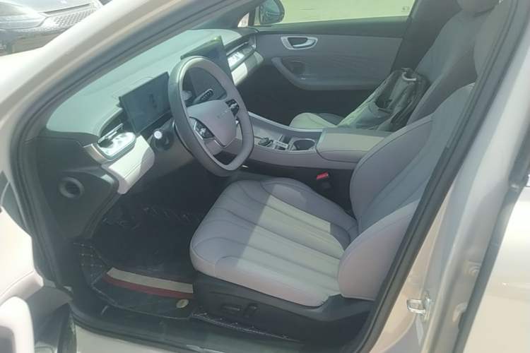 Used Roewe M7 DMH 2025 Model 160km Premium Version Left Front Seat