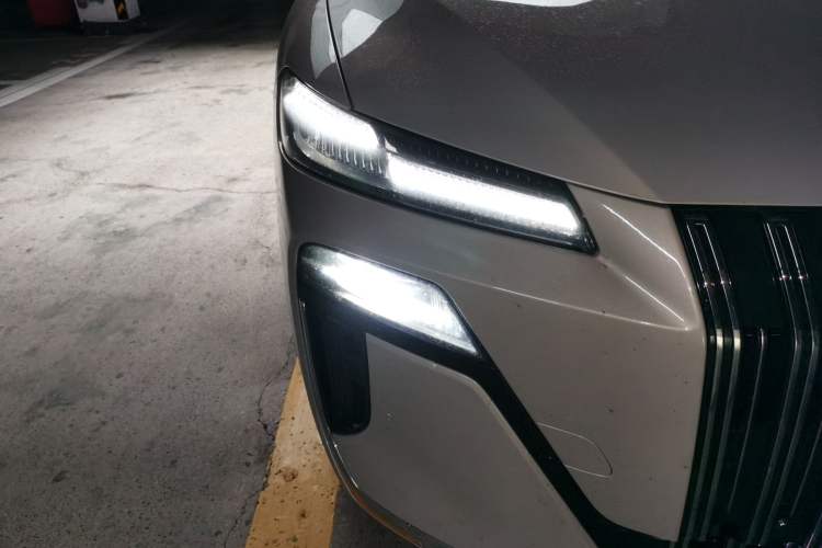 Used Roewe M7 DMH 2025 Model 160km Comfort Version Right Front Headlight