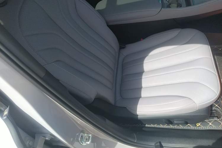 Used Roewe M7 DMH 2025 Model 160km Premium Version Right Front Seat