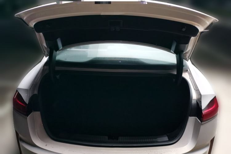 Used Roewe M7 DMH 2025 Model 160km Comfort Version Trunk