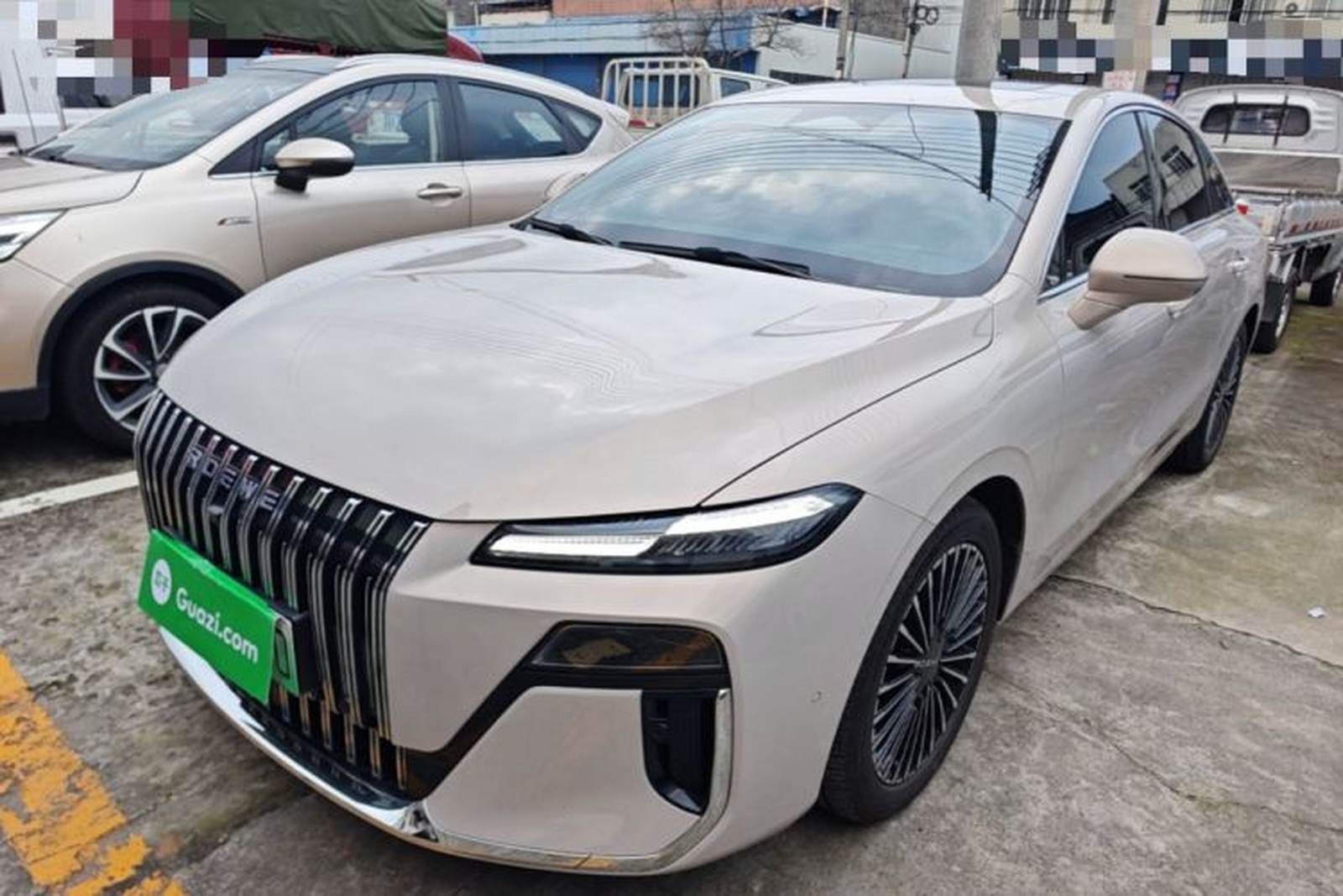 Фото Roewe с площадки