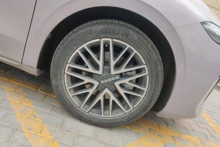Used Roewe M7 DMH 2025 Model 160km Enjoyment Version Right Front Wheel Hub