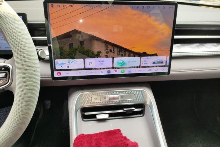 Used Roewe M7 DMH 2025 Model 160km Premium Version Audio And AC Panel