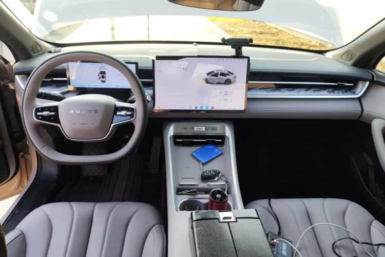 Used Roewe M7 DMH 2025 Model 160km Premium Version Center Console